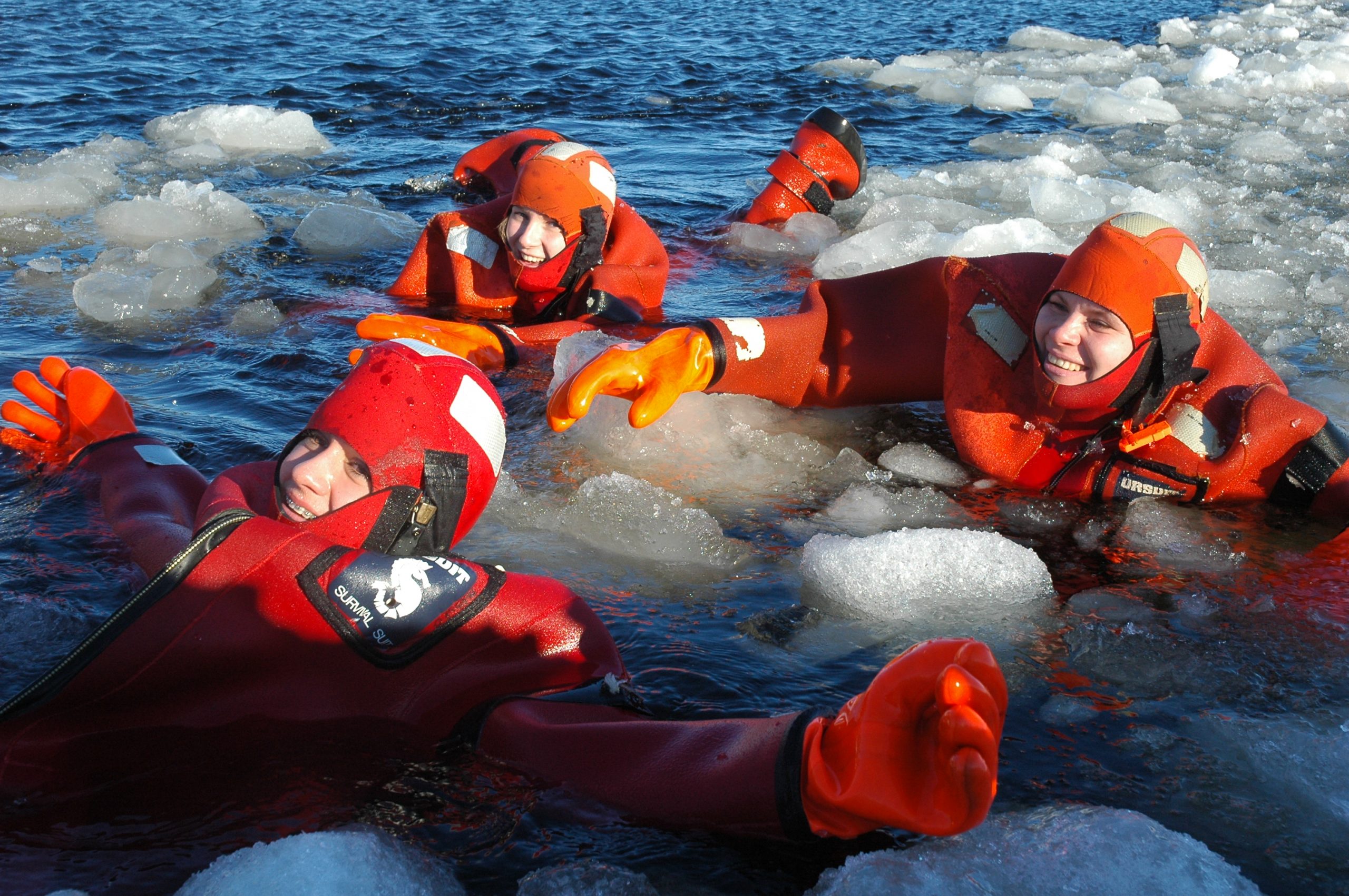 Swimming in the Gulf of Bothnia (Kemi Tourism)